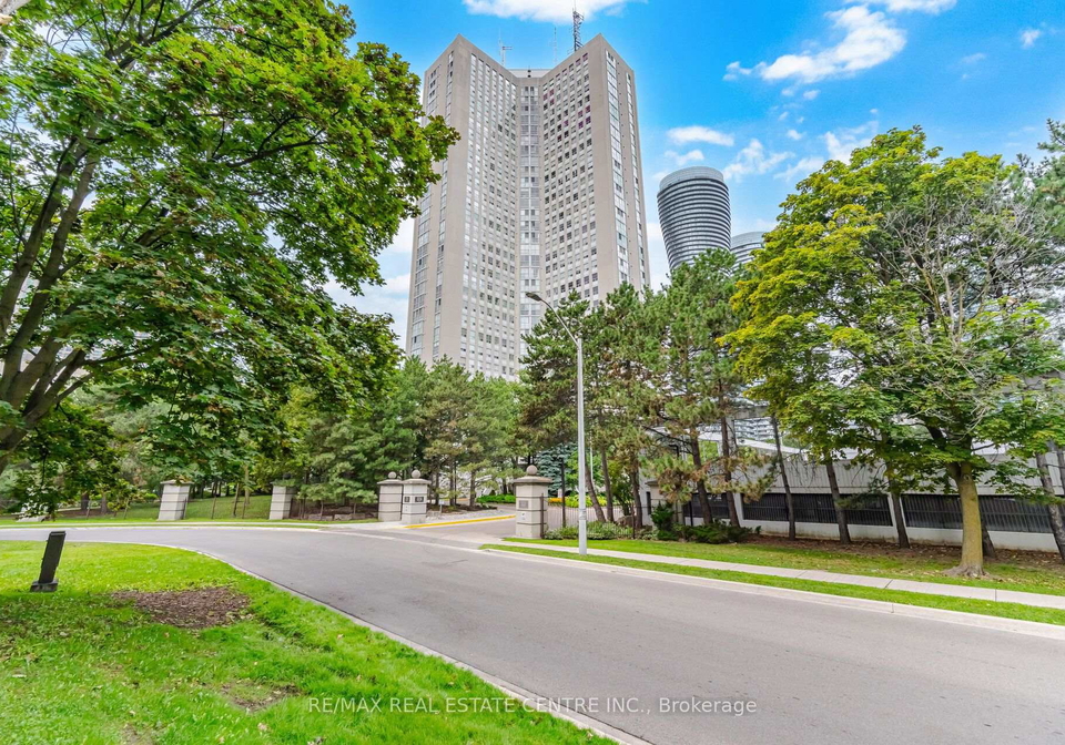 3650-kaneff-crescent-mississauga-ontario-w13713952