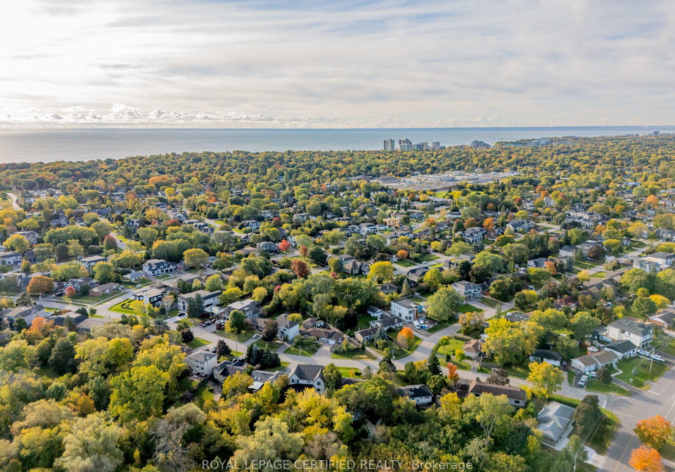 1333-sheldon-avenue-oakville-ontario-w13714378