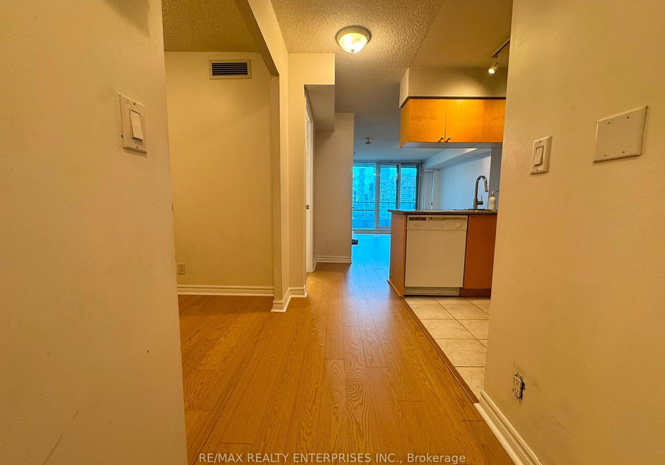1-elm-drive-w-mississauga-ontario-w13714452