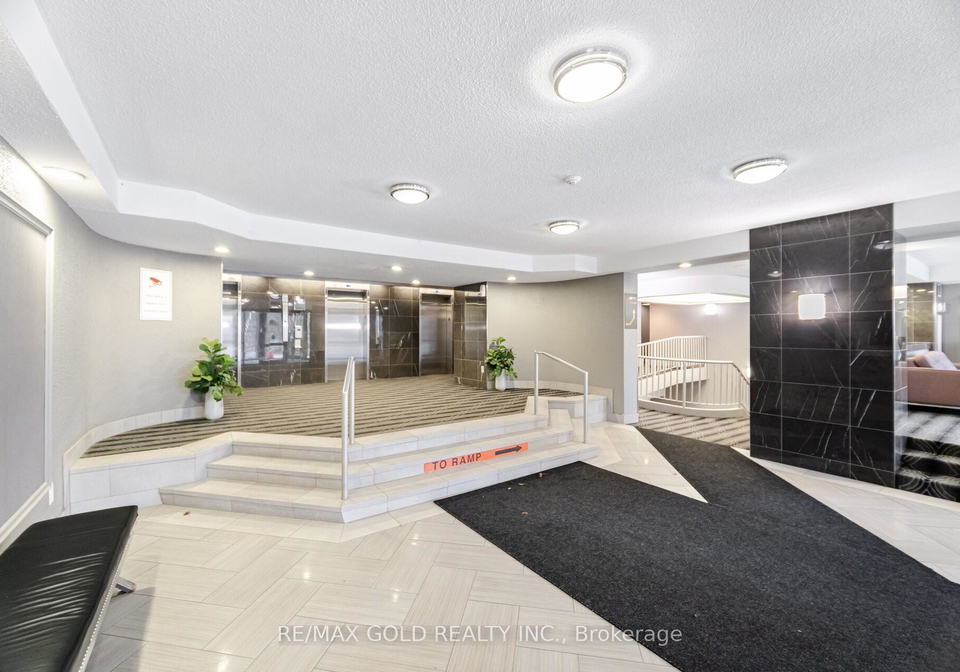 8-lisa-street-brampton-ontario-w13714558