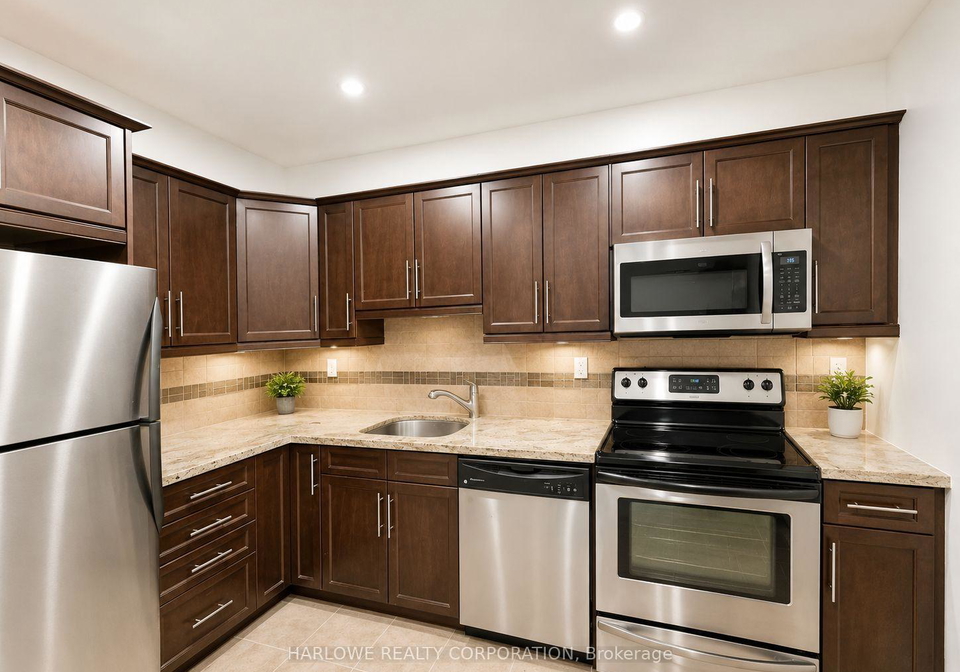 360-ridelle-avenue-toronto-north-york-ontario-w13714624