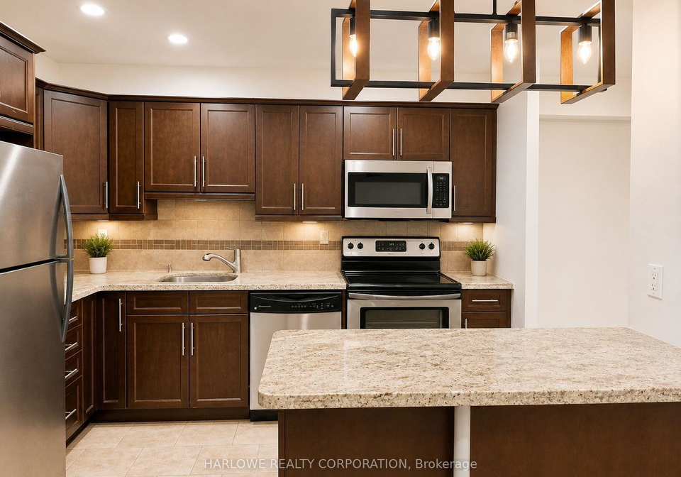 360-ridelle-avenue-toronto-north-york-ontario-w13714624