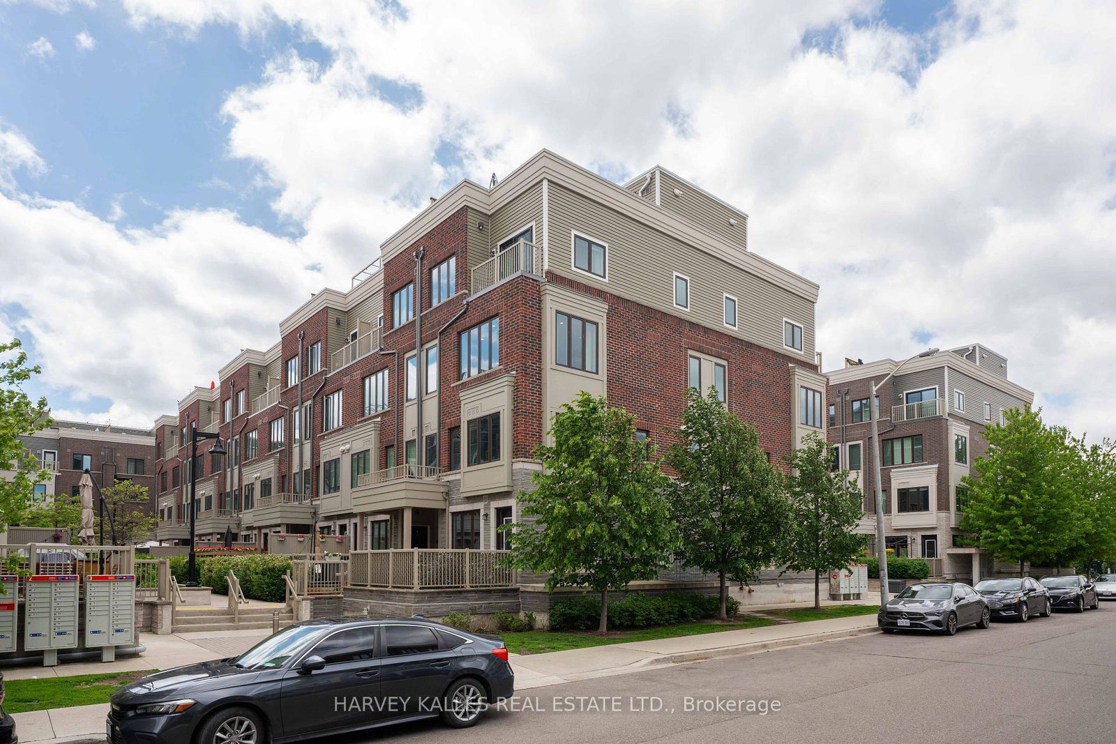 85-eastwood-park-gardens-toronto-etobicoke-ontario-w13714834