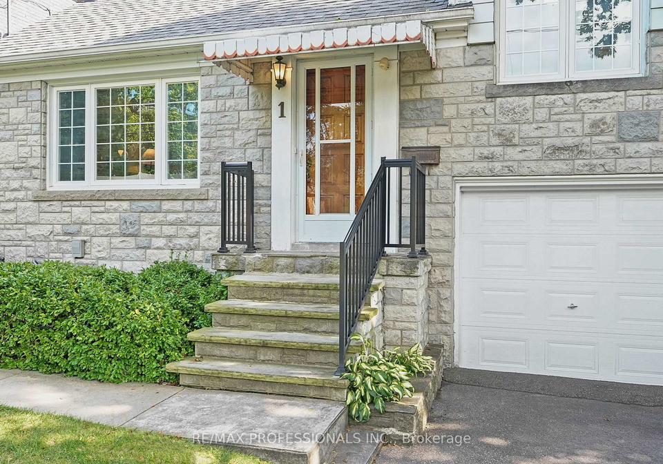 1-bernice-avenue-toronto-etobicoke-ontario-w13714848