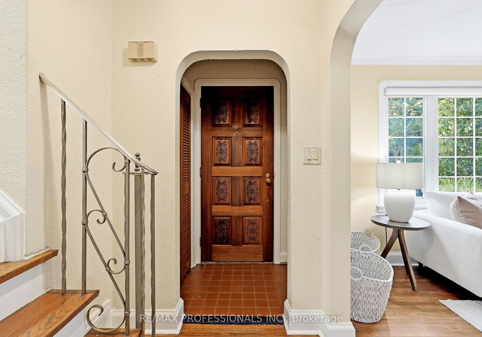 1-bernice-avenue-toronto-etobicoke-ontario-w13714848