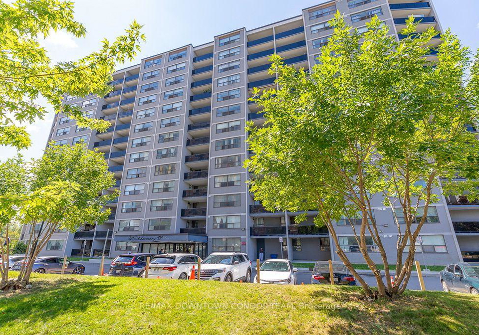 10-tobermory-drive-toronto-york-ontario-w13714892