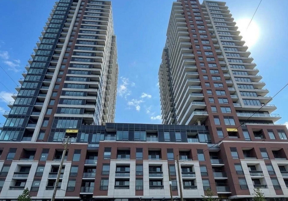 4010-eglinton-avenue-toronto-etobicoke-ontario-w13714994