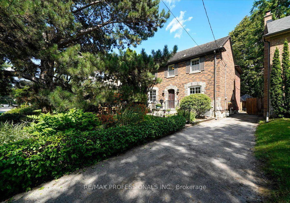 65-dunedin-drive-toronto-etobicoke-ontario-w13715100