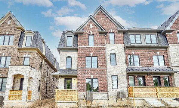 1449-national-common-burlington-ontario-w13715332