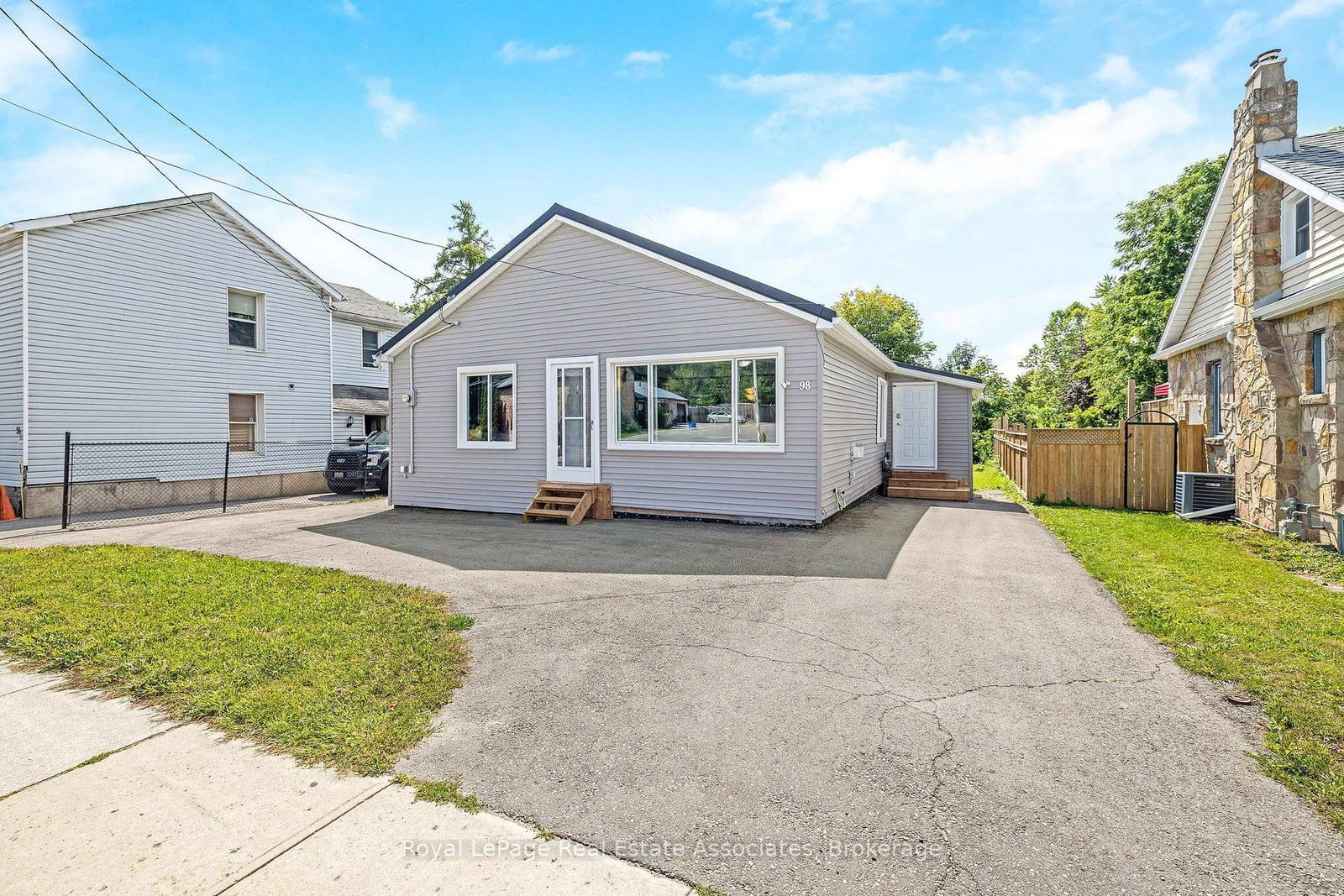 98-main-street-n-halton-hills-ontario-w13715392