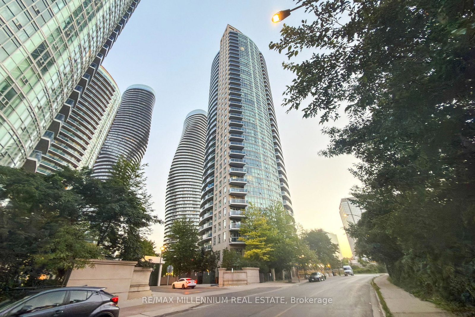 80-absolute-avenue-mississauga-ontario-w13715592