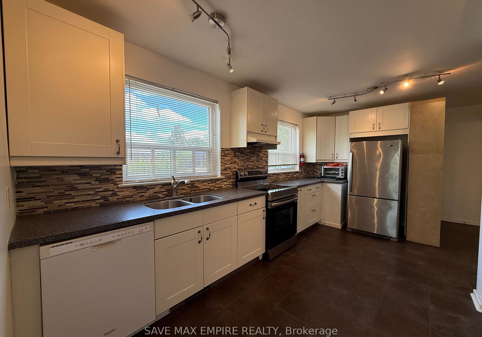 1560-sandgate-crescent-mississauga-ontario-w13715642