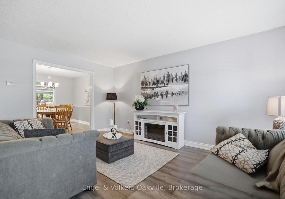 1245-creekside-drive-oakville-ontario-w13715732