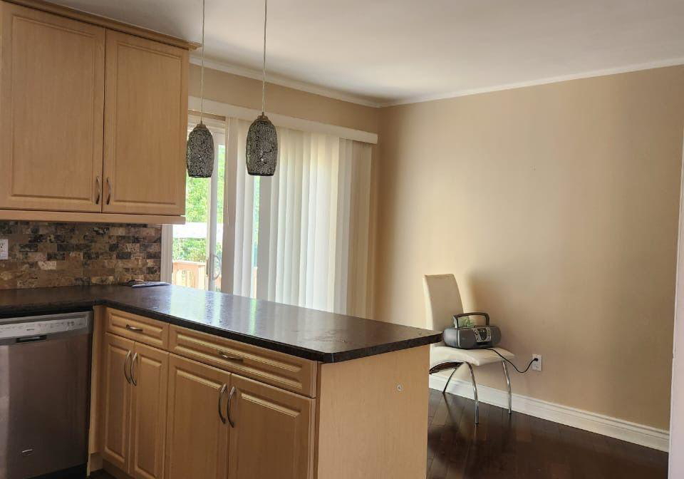 12-bowshelm-court-mississauga-ontario-w13715862