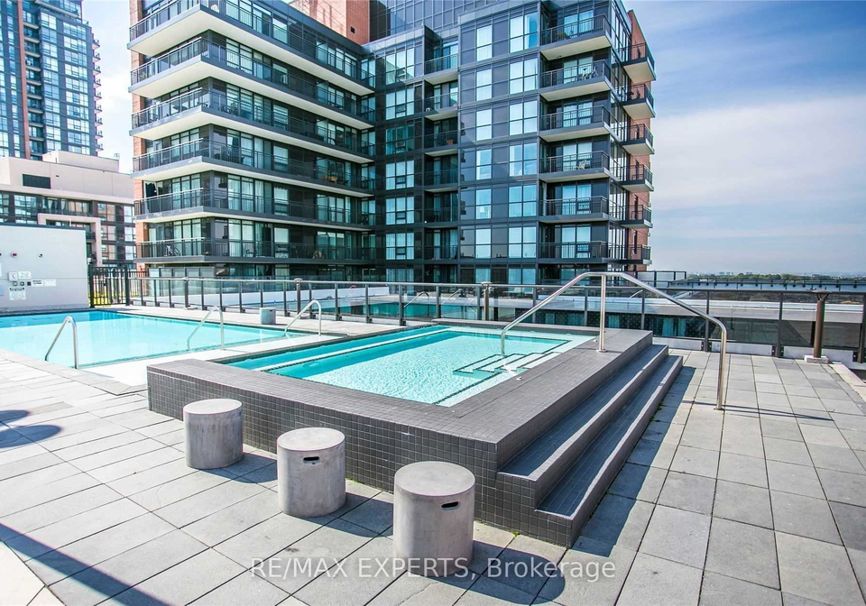 3091-dufferin-street-toronto-north-york-ontario-w13715912