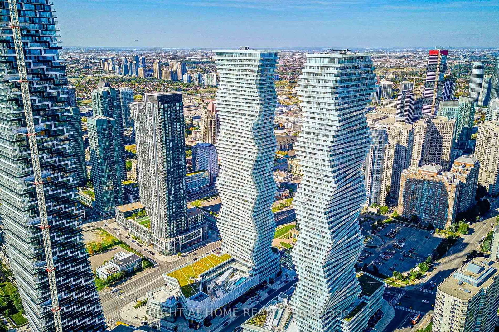 3900-confederation-parkway-mississauga-ontario-w13715938