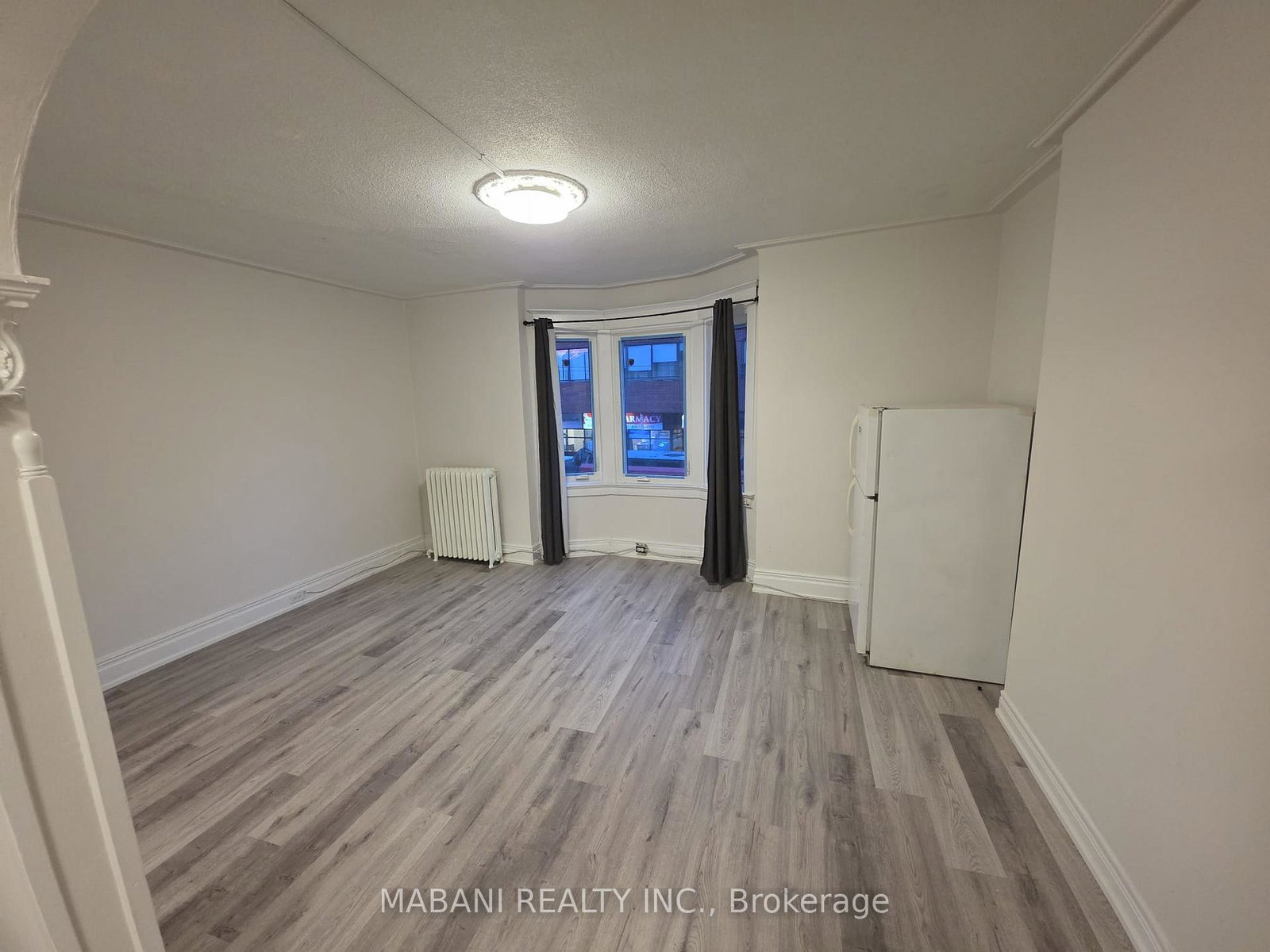 2239-dundas-street-w-toronto-toronto-ontario-w13715954