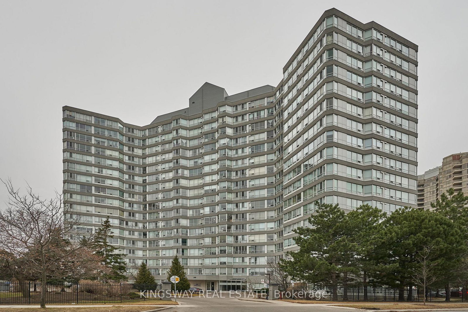 50-kingsbridge-garden-circle-mississauga-ontario-w13716174