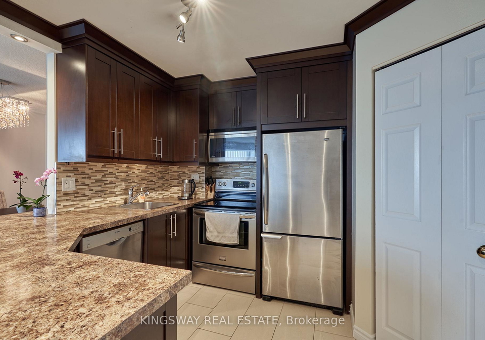 50-kingsbridge-garden-circle-mississauga-ontario-w13716174