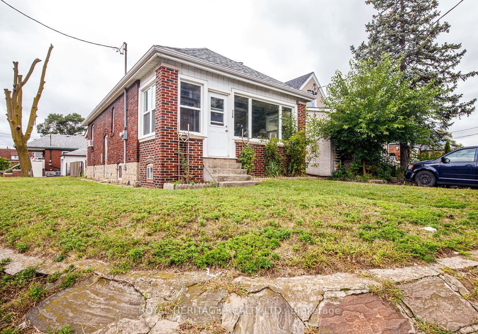 758-jane-street-toronto-toronto-ontario-w13716524