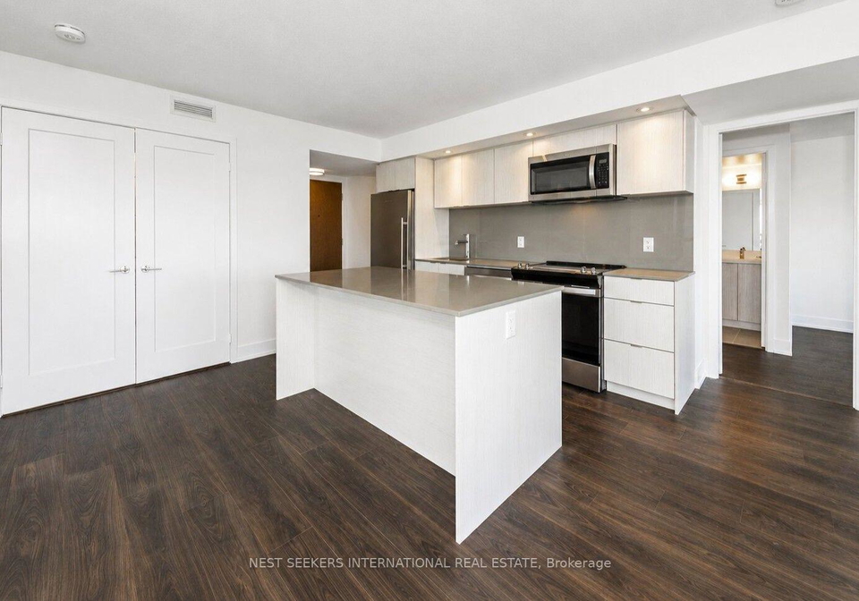 10-eva-road-toronto-etobicoke-ontario-w13716796