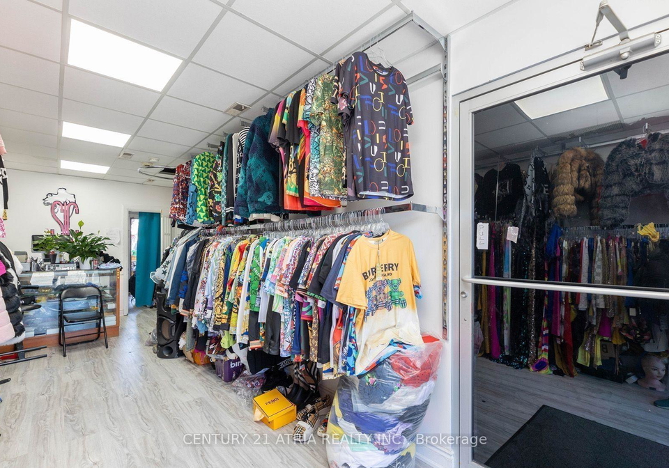 1085-weston-road-toronto-north-york-ontario-w13716814