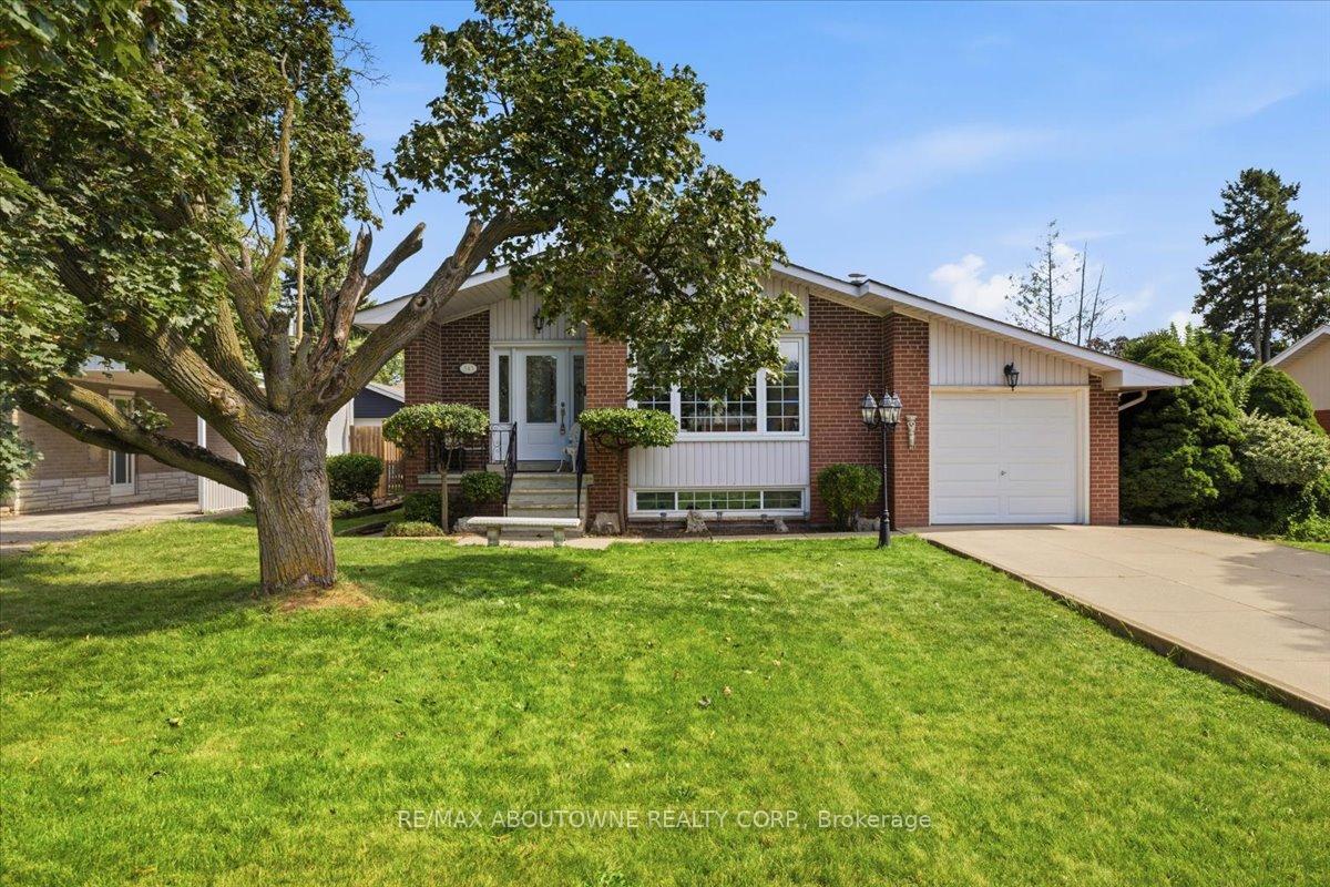 343-duncombe-drive-burlington-ontario-w13716976