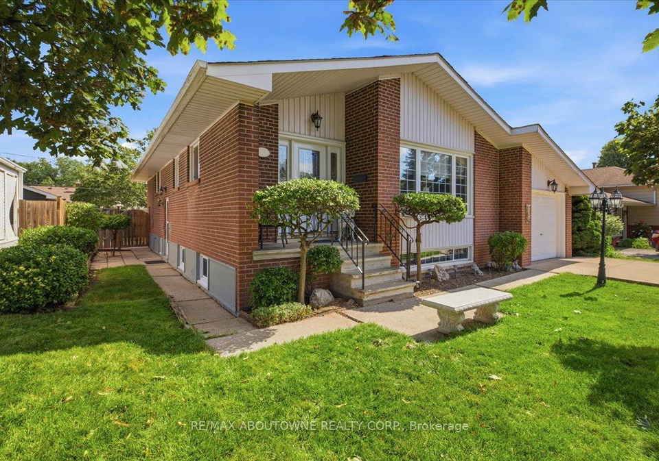 343-duncombe-drive-burlington-ontario-w13716976