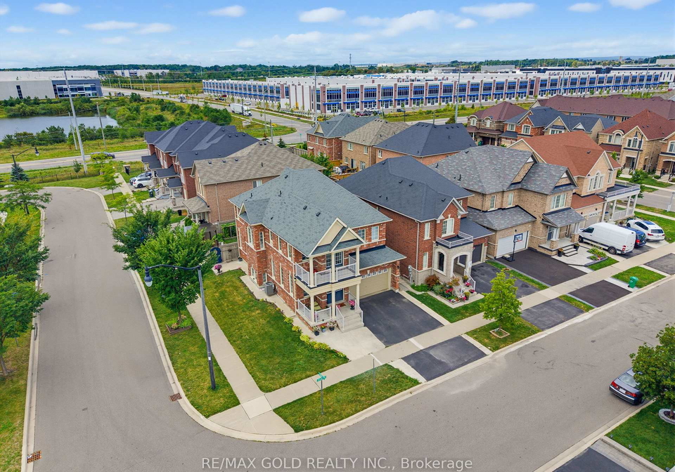 8-zelda-road-brampton-ontario-w13717410