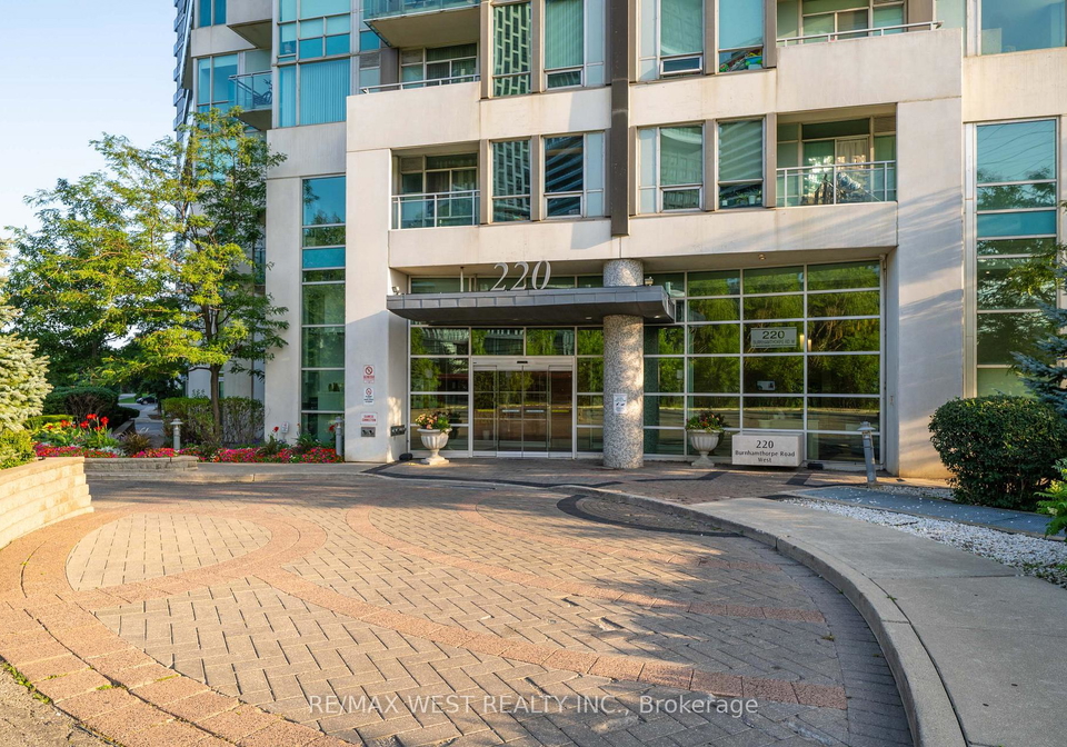 220-burnhamthorpe-road-w-mississauga-ontario-w13717428
