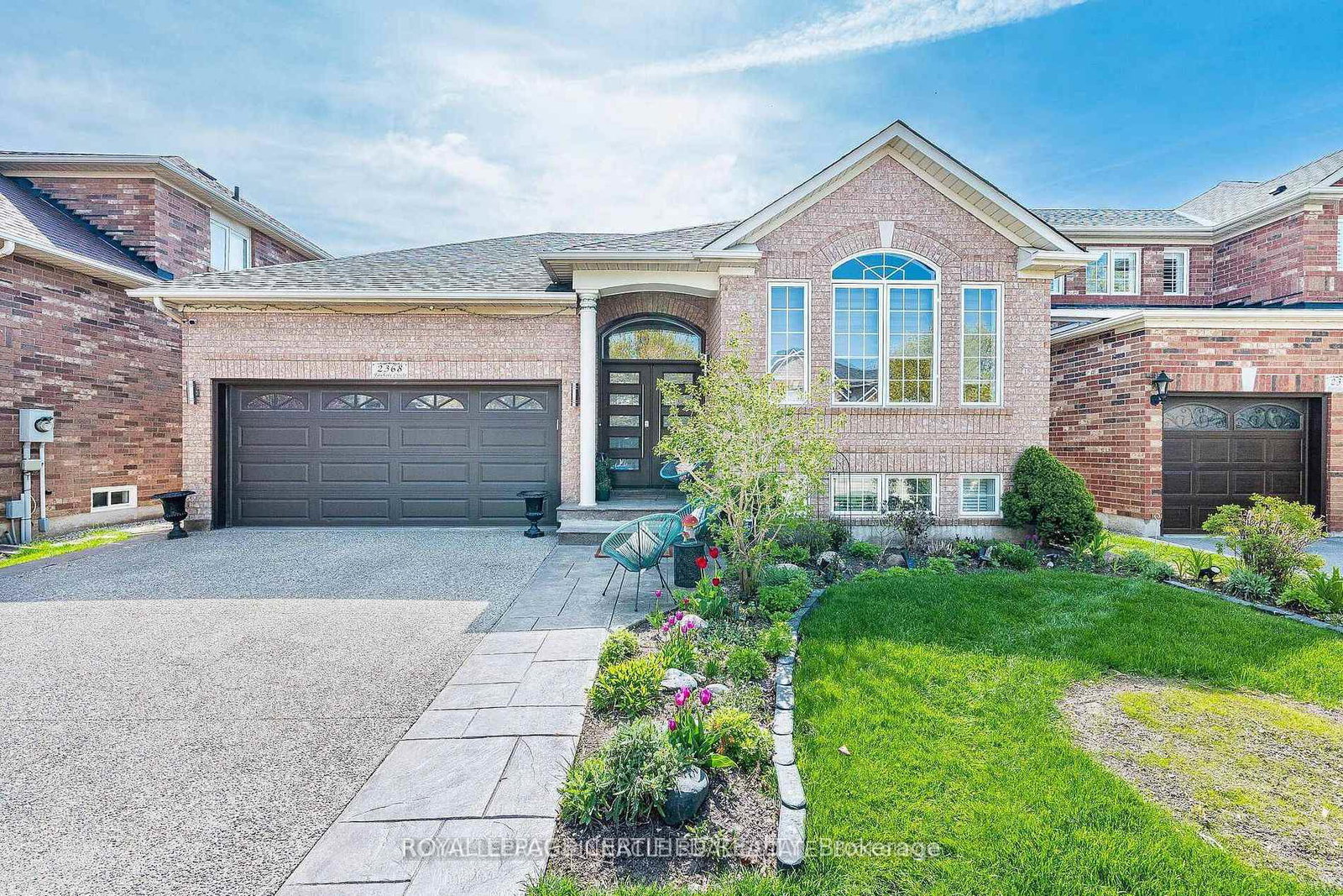 2368-foxhole-circle-oakville-ontario-w13717582