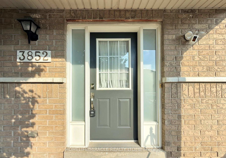 3852-brinwood-gate-mississauga-ontario-w13717592