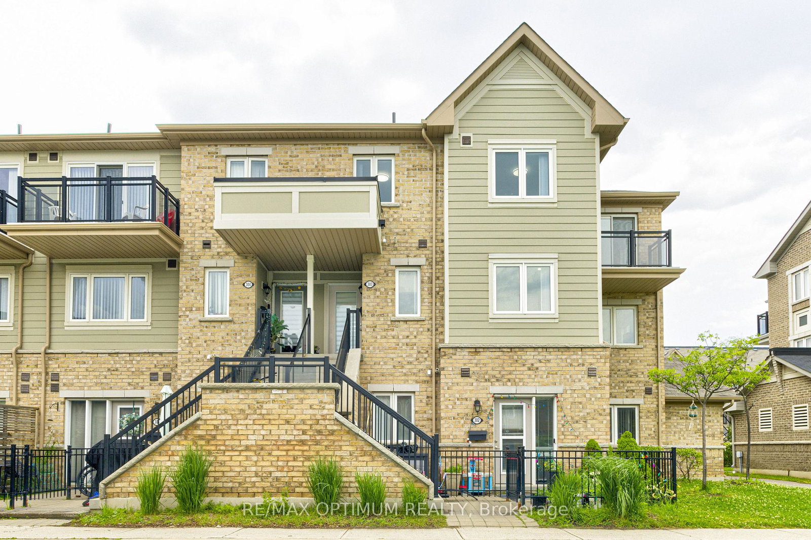 250-sunny-meadow-boulevard-brampton-ontario-w13717790