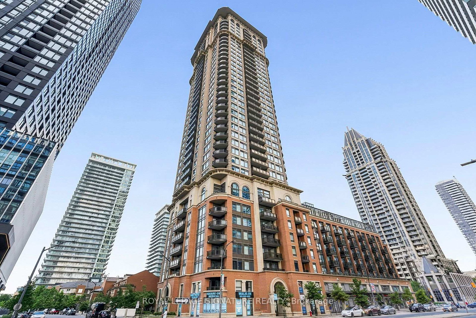 385-prince-of-wales-drive-mississauga-ontario-w13717952