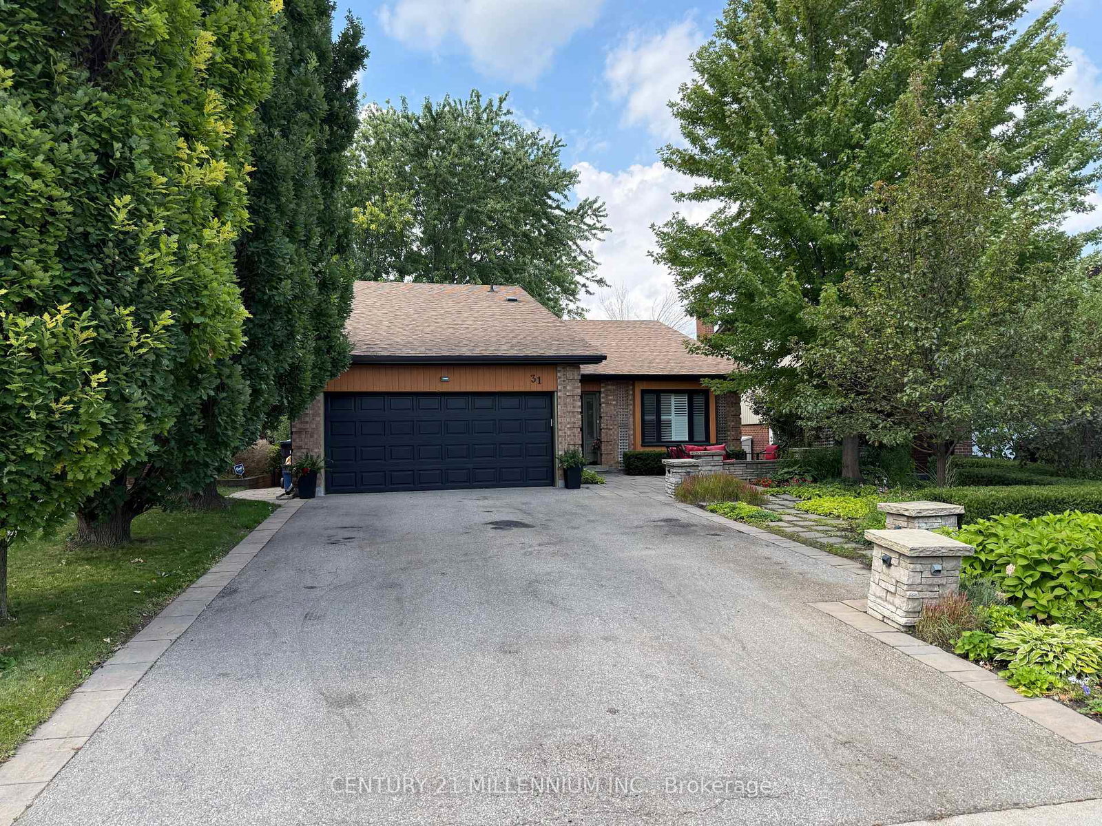 31-mansfield-street-brampton-ontario-w13717956