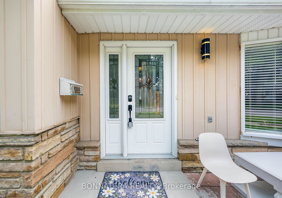 1324-aldridge-crescent-burlington-ontario-w13718038