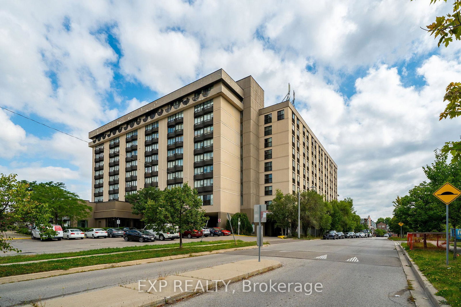 2737-keele-street-toronto-york-ontario-w13718154