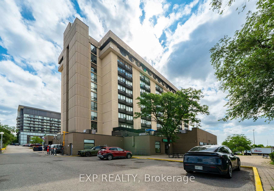2737-keele-street-toronto-york-ontario-w13718154