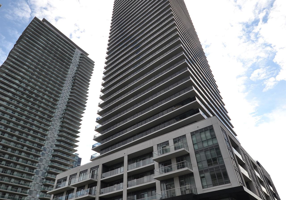 70-annie-craig-drive-toronto-etobicoke-ontario-w13718232