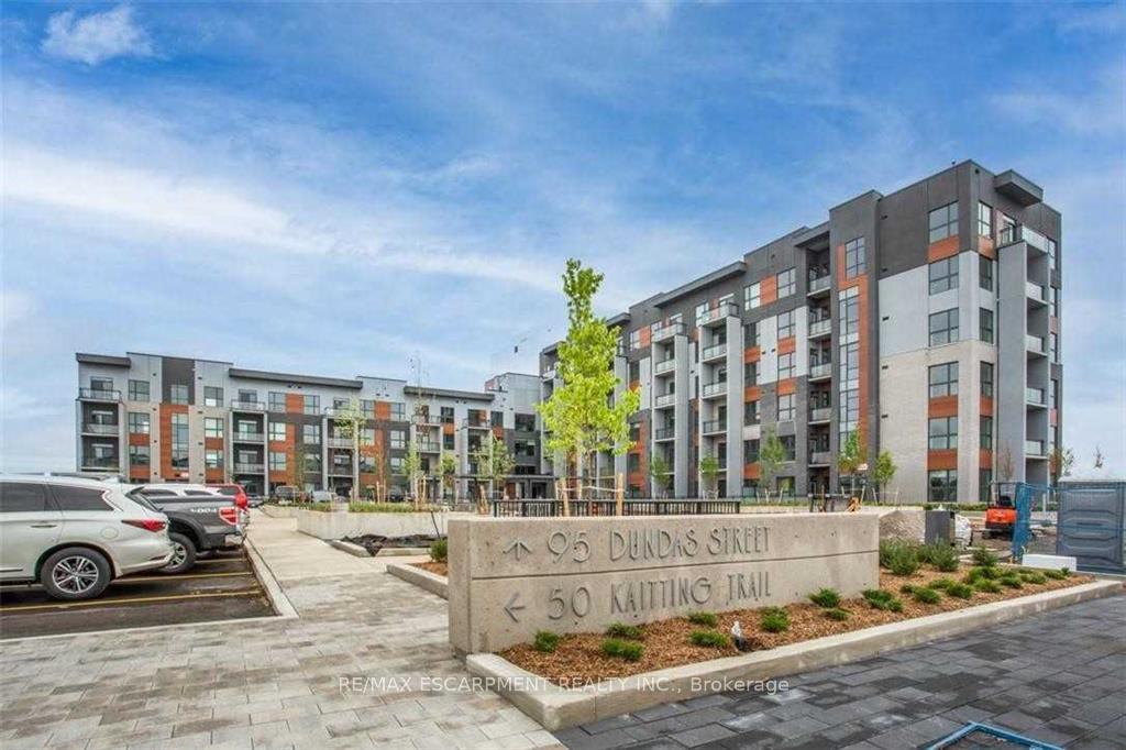 95-dundas-street-w-oakville-ontario-w13718326