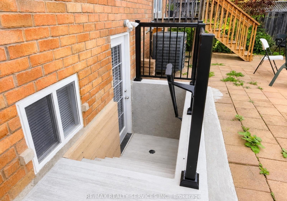 347-edenbrook-hill-drive-brampton-ontario-w13718482