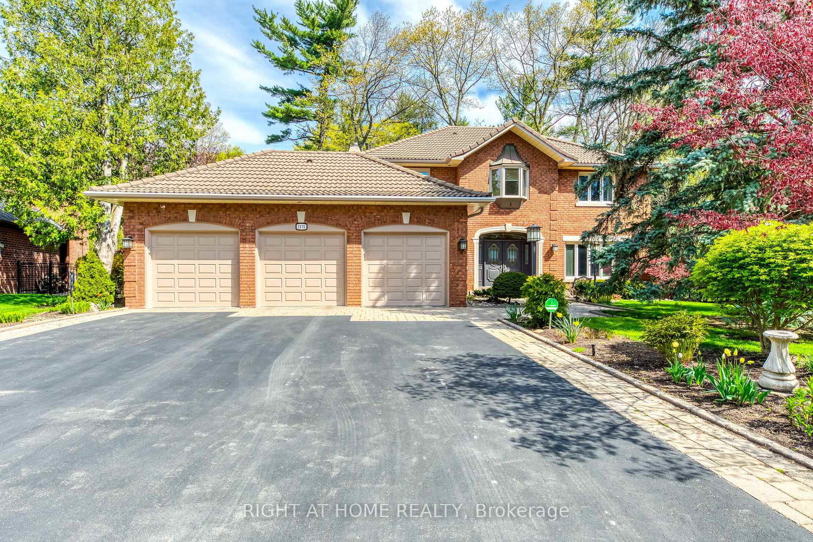 2175-oneida-court-mississauga-ontario-w13718652