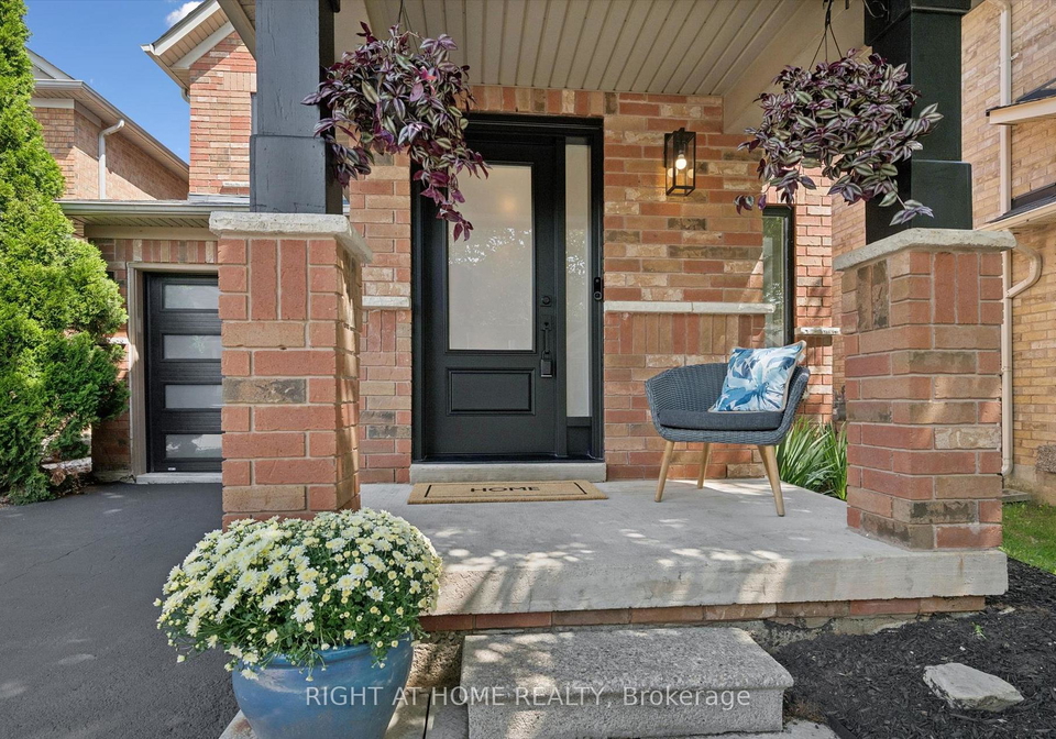 2294-seton-crescent-burlington-ontario-w13718864