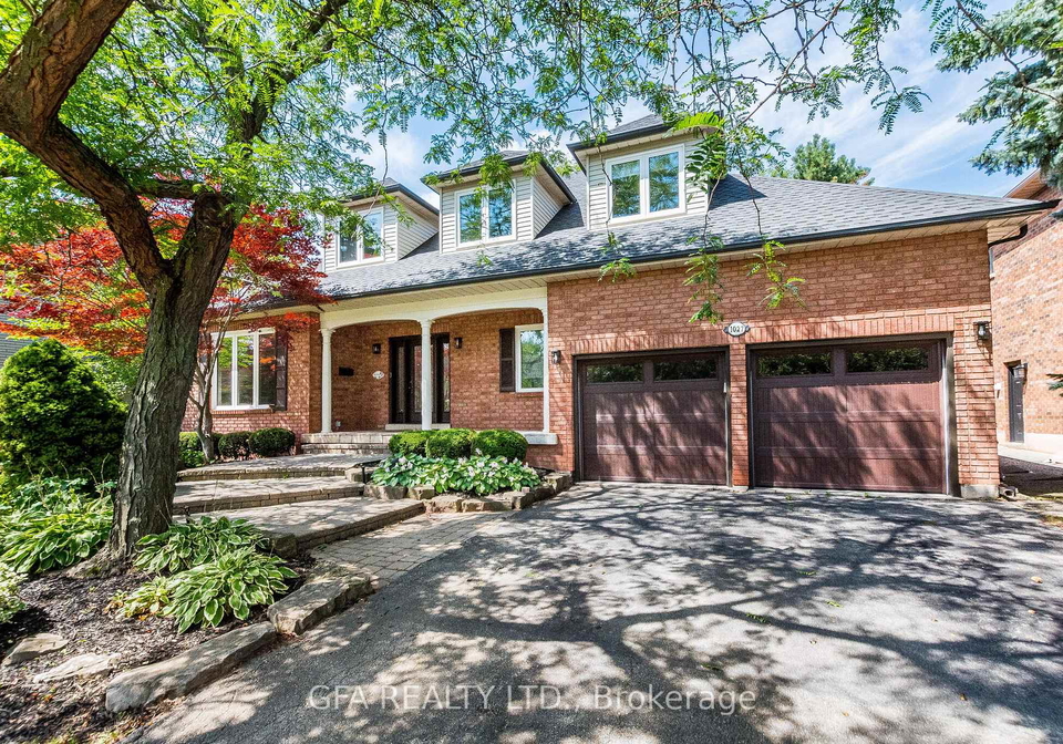 1027-masters-green-oakville-ontario-w13718866