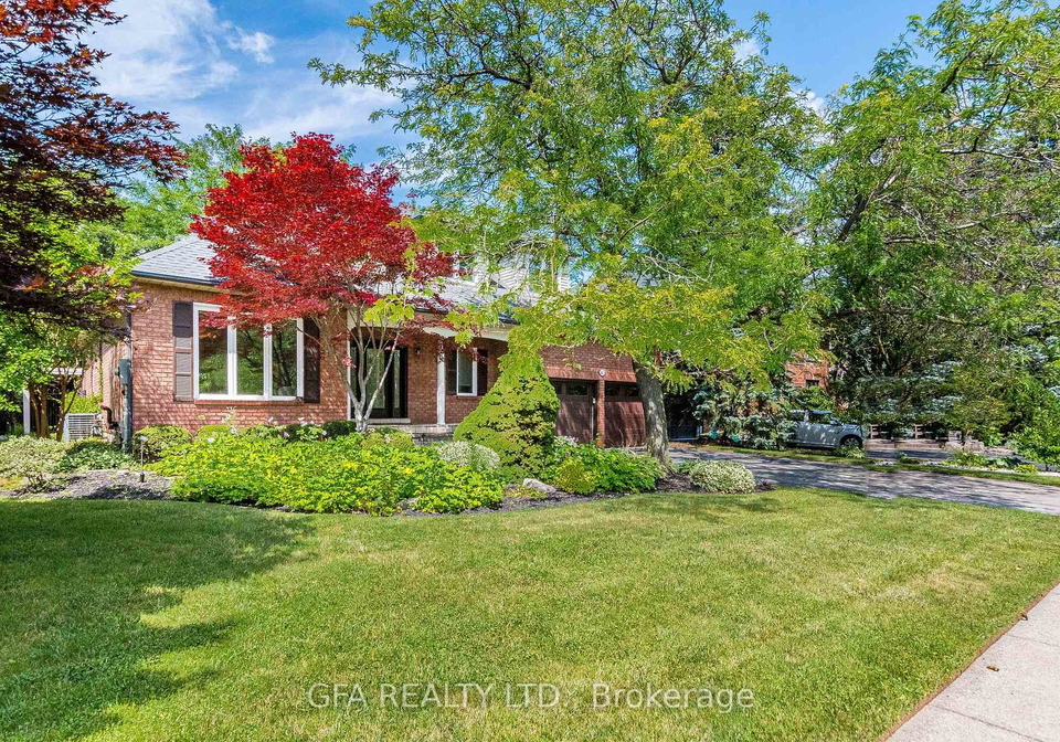 1027-masters-green-oakville-ontario-w13718866