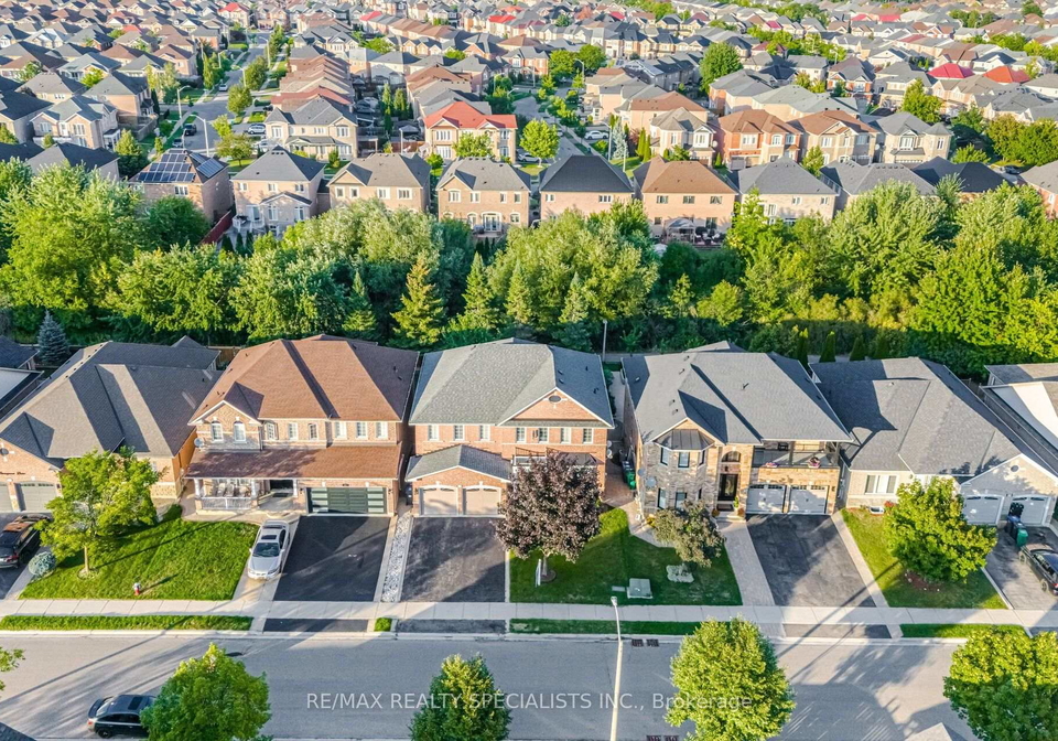 25-dovergreen-drive-brampton-ontario-w13718910