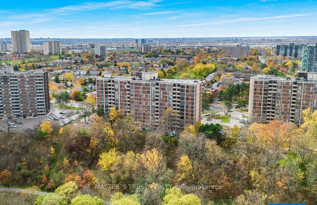 335-driftwood-avenue-toronto-york-ontario-w13719134
