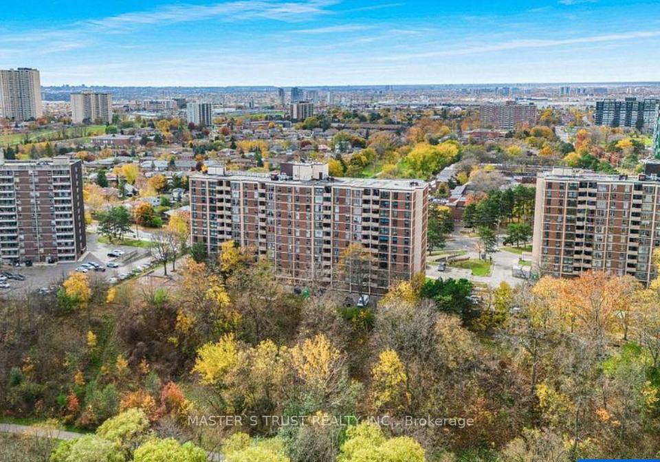 335-driftwood-avenue-toronto-york-ontario-w13719134