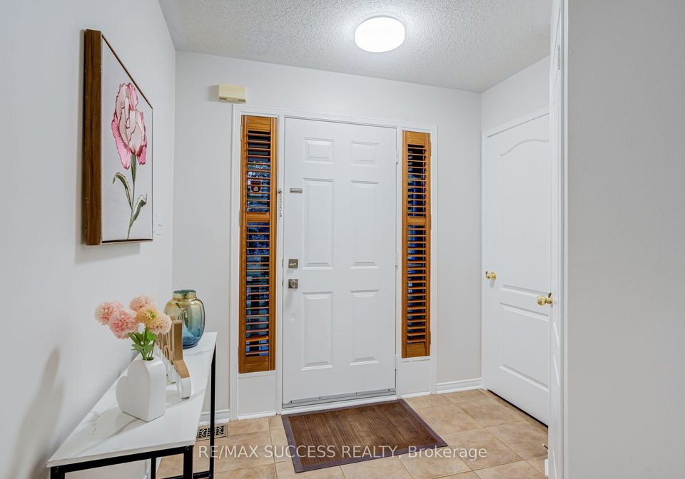 54-ferncroft-place-brampton-ontario-w13719194