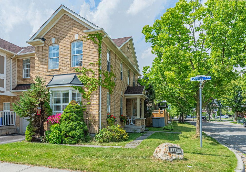 1116-barclay-circle-milton-ontario-w13719332